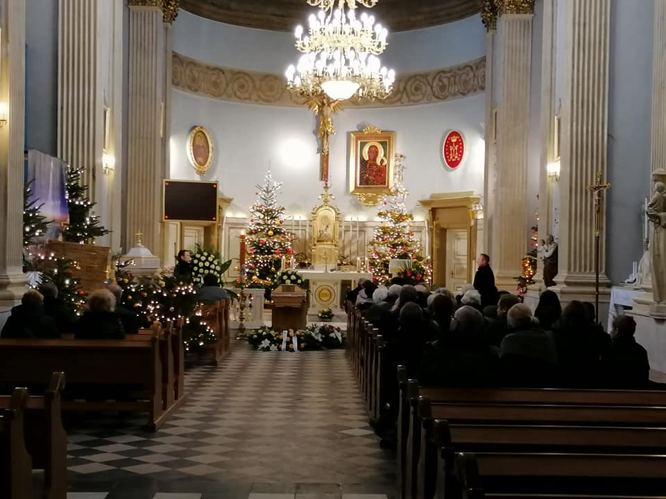 Ceremonia Pogrzebowa W Ko Ciele Pw W Wawrzy Ca Na Warszawskiej Woli